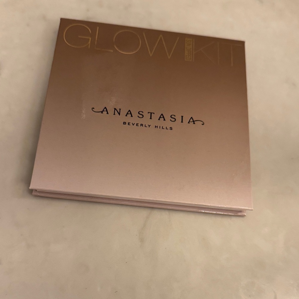Anastasia Beverly Hills Glow Kit in Sun Dipped